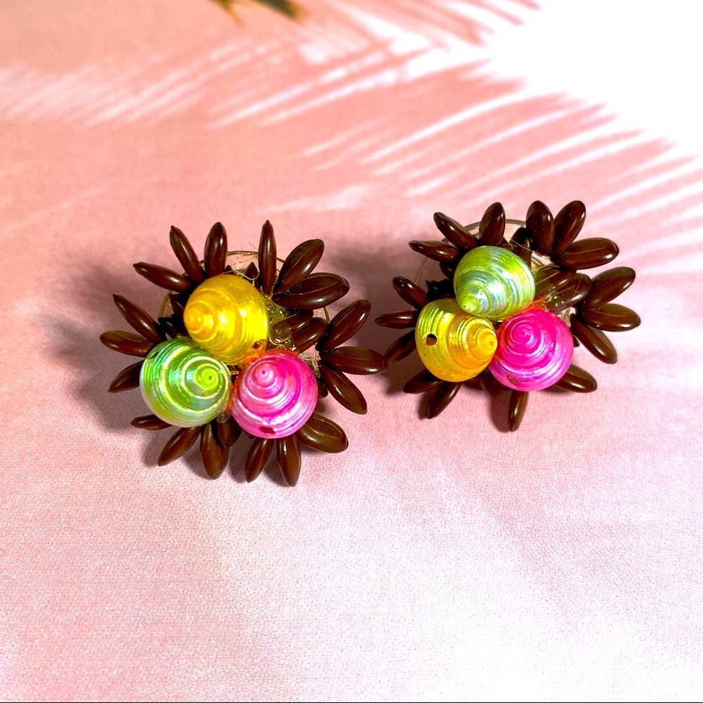 Vintage Hawaiian seed and mini shell tropical clip on earrings Tiki Luau